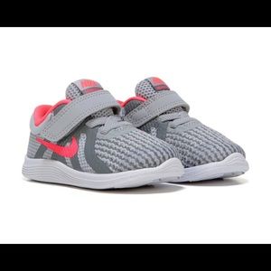 Nike Girl’s Tennis Shoes